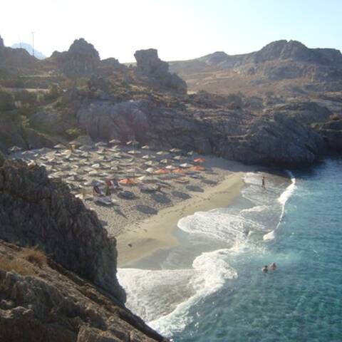 spiaggia nudista a creta